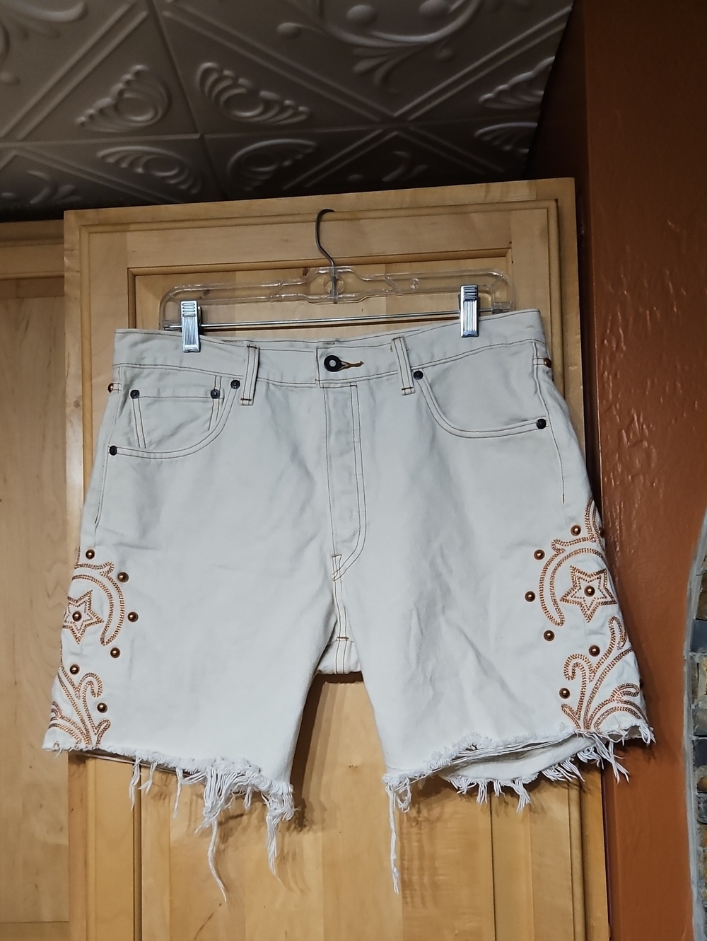 Levi's 501 '93 Cut Off Rodeo Boots Embroidery Denim Jean Shorts Cream Studded